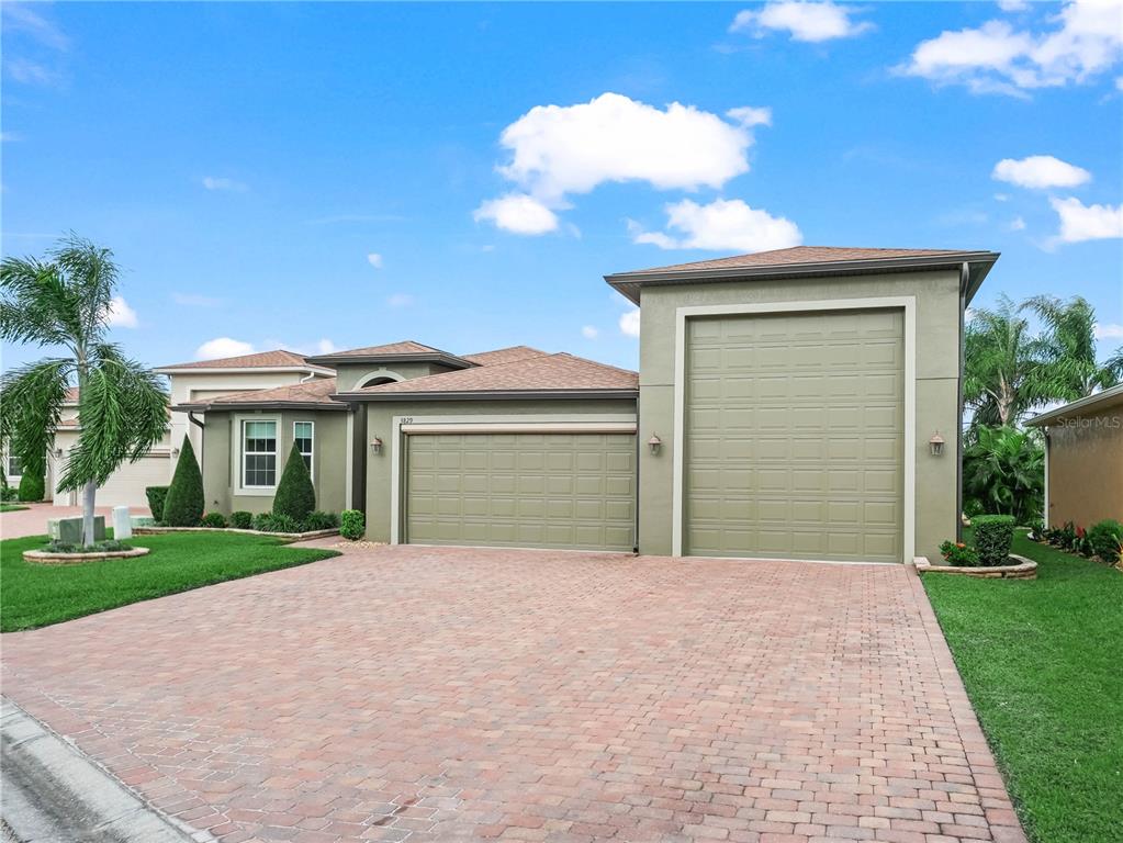 3829 LITCHFIELD LOOP