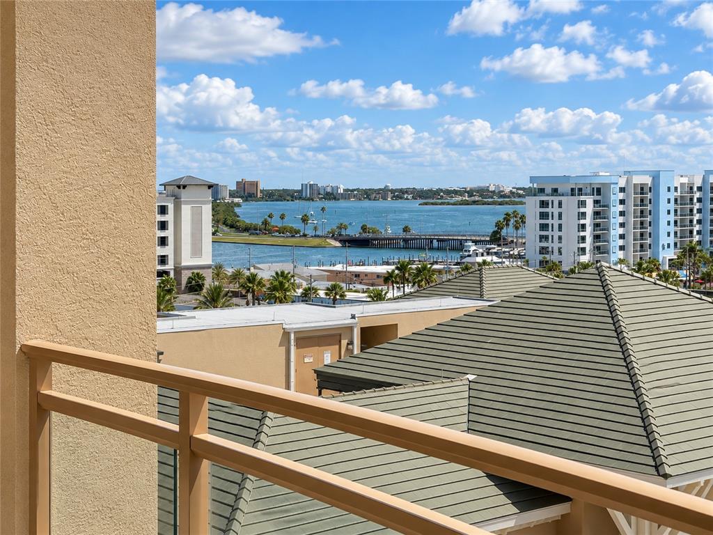 11 BAYMONT STREET UNIT 807, CLEARWATER, FL — photo 5 of 30
