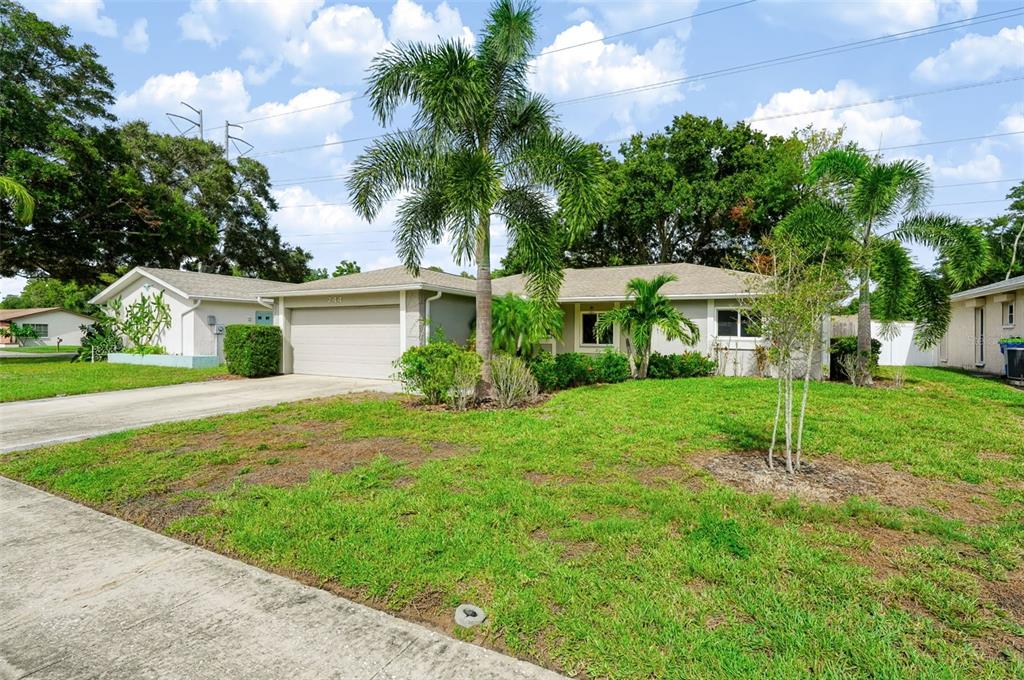 744 GREEN VALLEY ROAD, PALM HARBOR, FL — photo 5 of 30