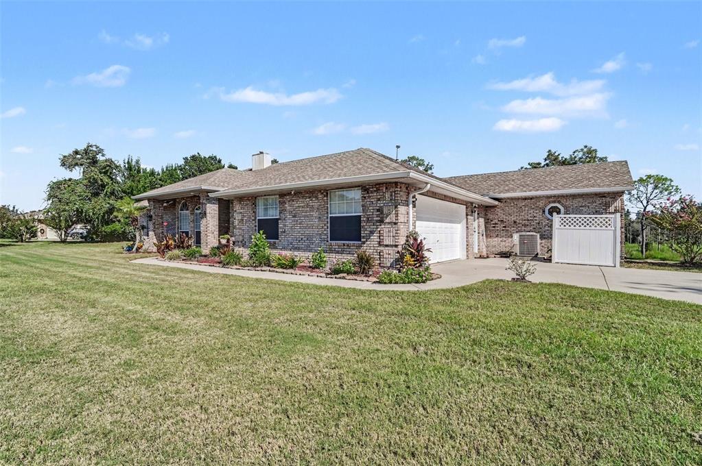 2090 LAKEBREEZE WAY, DELTONA, FL — photo 2 of 38