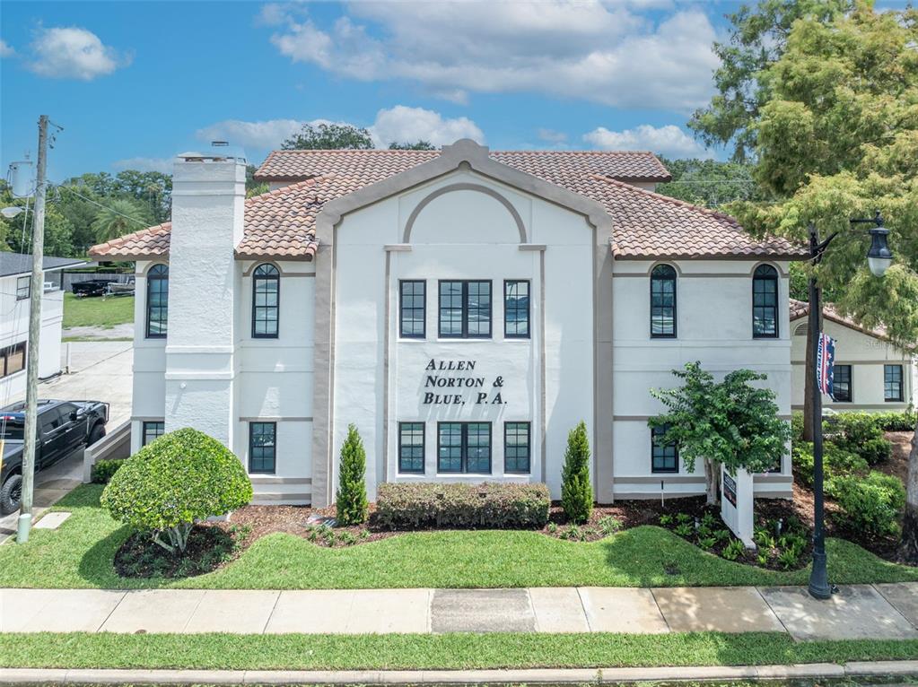 1477 W FAIRBANKS AVENUE