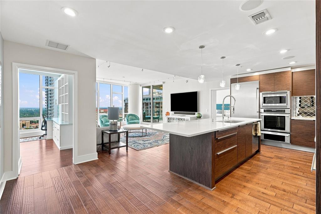 175 1ST STREET S UNIT 2701, ST PETERSBURG, FL — photo 3 of 30