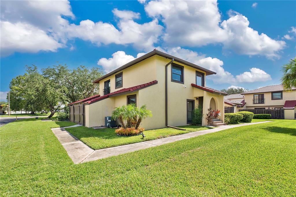 435 HUNTER CIRCLE, KISSIMMEE, FL — photo 2 of 30