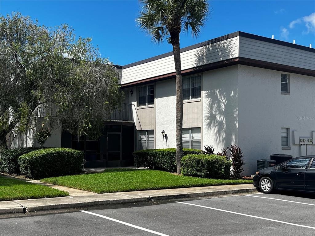109 WINDTREE LANE UNIT N, WINTER GARDEN, FL — photo 2 of 13