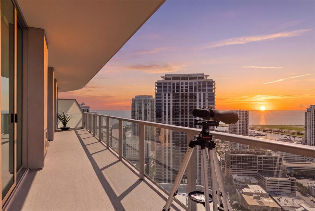 400 CENTRAL AVENUE UNIT 3306, ST PETERSBURG, FL — photo 2 of 79