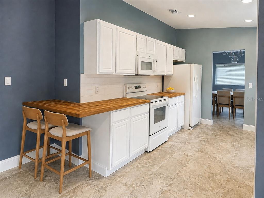414 BROADVIEW AVENUE, ALTAMONTE SPRINGS, FL — photo 4 of 17