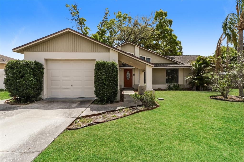 2440 PINETTA COURT