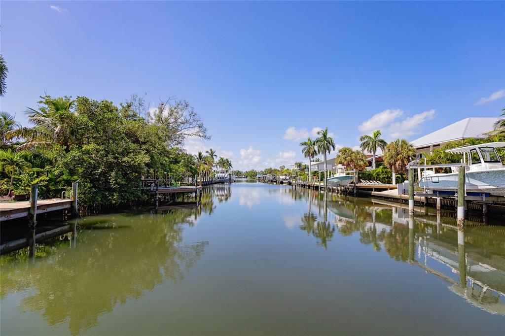 607 S BAY BOULEVARD, ANNA MARIA, FL — photo 4 of 30