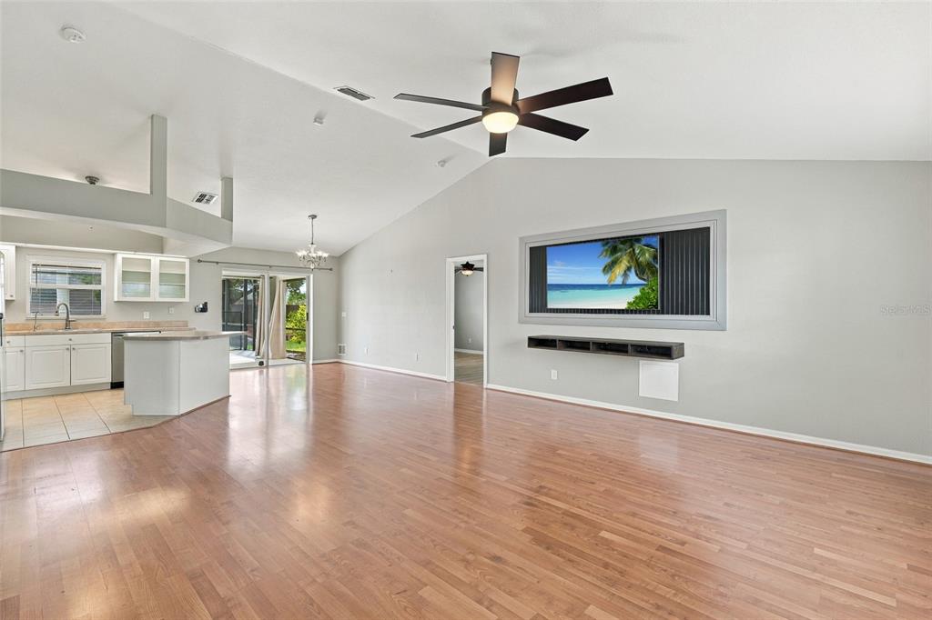 304 NE 20TH TERRACE, CAPE CORAL, FL — photo 5 of 30