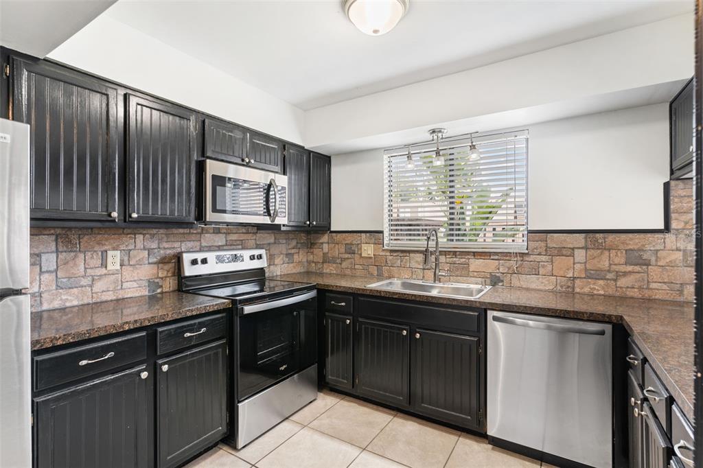 1836 N CRYSTAL LAKE DRIVE UNIT 87, LAKELAND, FL — photo 3 of 23