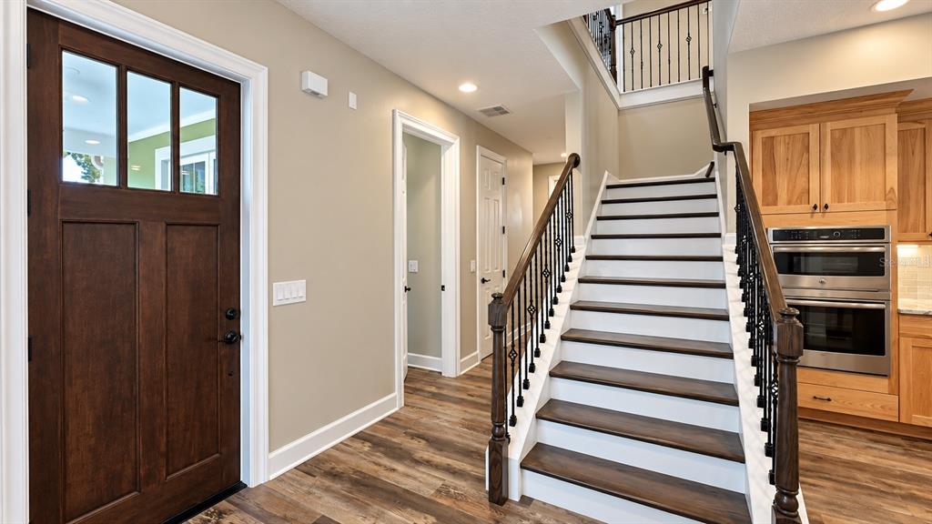 832 GOLFVIEW STREET, ORLANDO, FL — photo 3 of 32