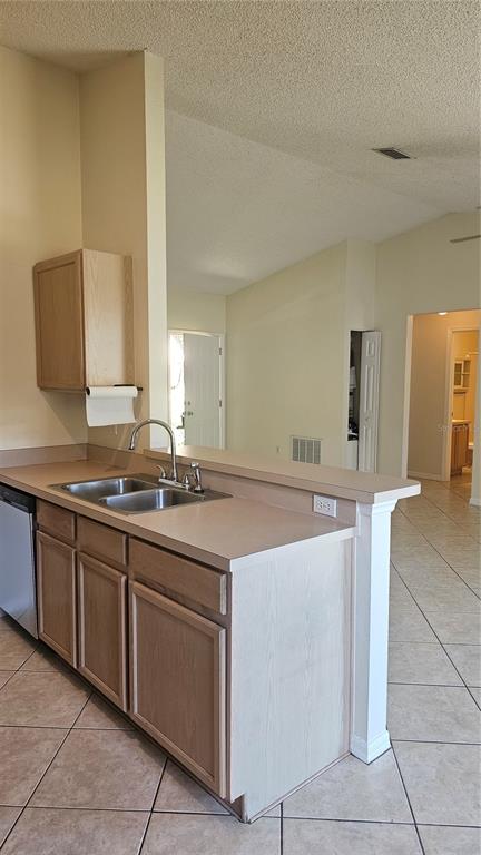 31 PILLAR LANE, PALM COAST, FL — photo 3 of 18