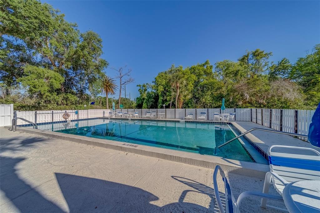 3135 CHARTER CLUB DRIVE UNIT G, TARPON SPRINGS, FL — photo 4 of 30