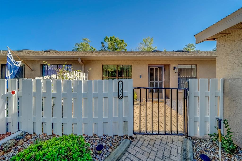 3135 CHARTER CLUB DRIVE UNIT G, TARPON SPRINGS, FL — photo 5 of 30
