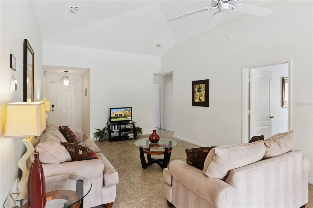 636 SCRUB JAY WAY, DAVENPORT, FL — photo 3 of 30