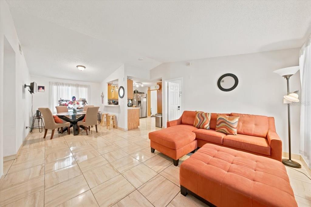 9110 BAYMEADOW COURT, TAMPA, FL — photo 2 of 30