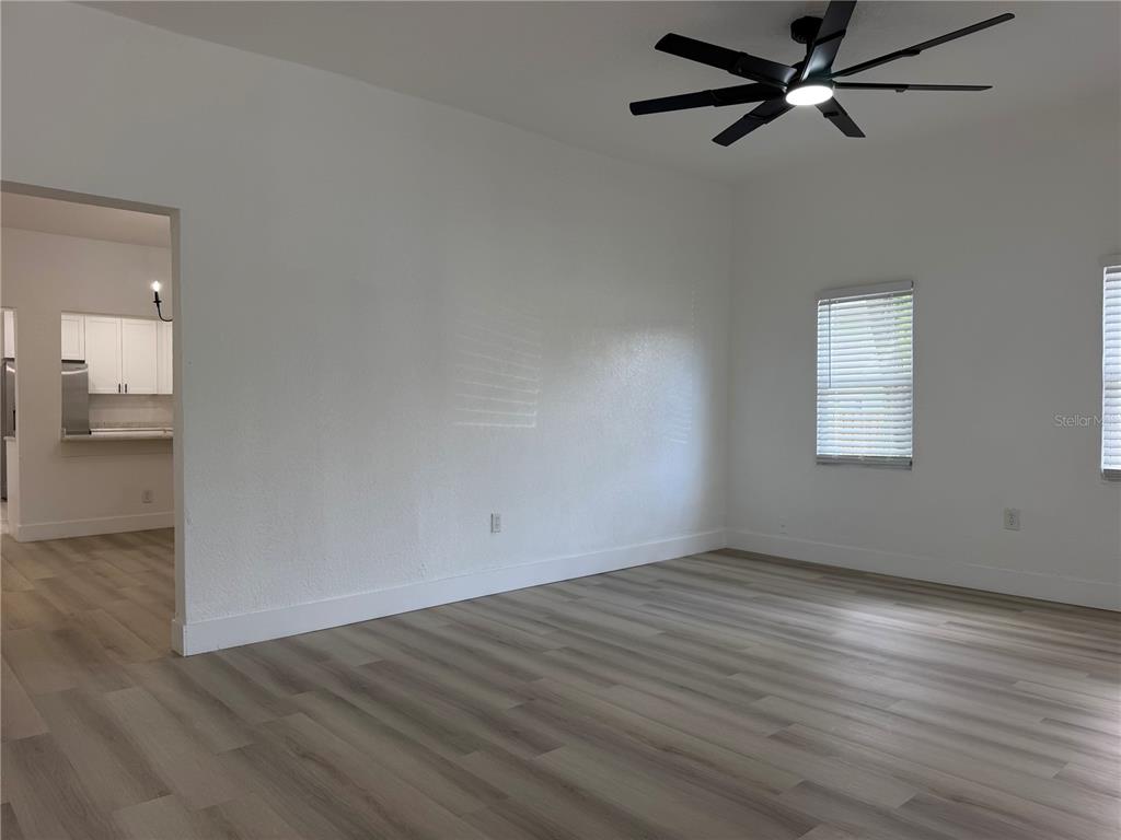 2604 E LAKE AVENUE, TAMPA, FL — photo 3 of 23