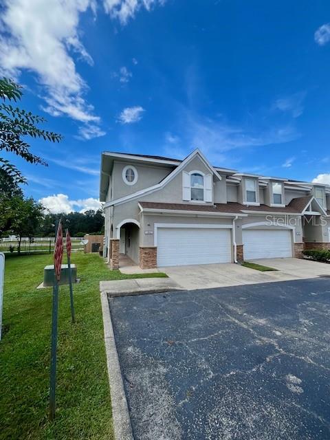 10802 CELTIC WOODS AVENUE, TAMPA, FL — photo 2 of 25