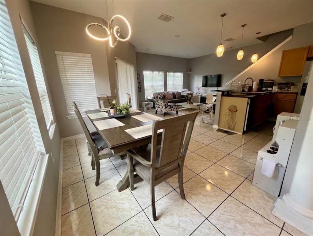 10802 CELTIC WOODS AVENUE, TAMPA, FL — photo 3 of 25