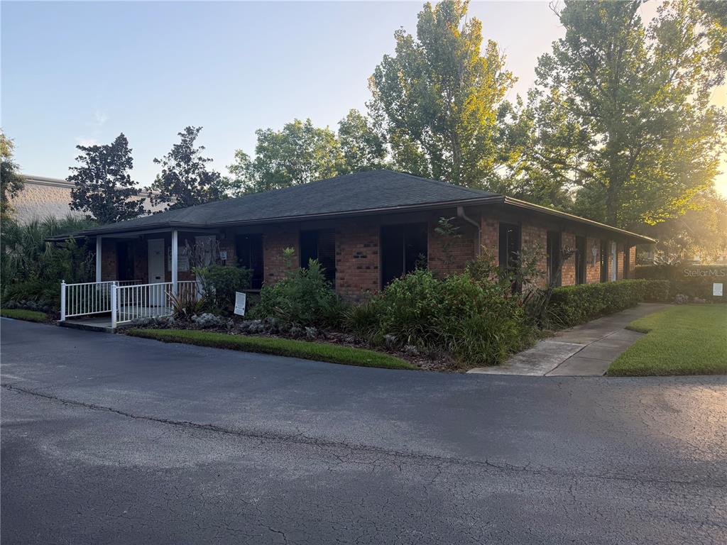 545 W GRANADA BOULEVARD