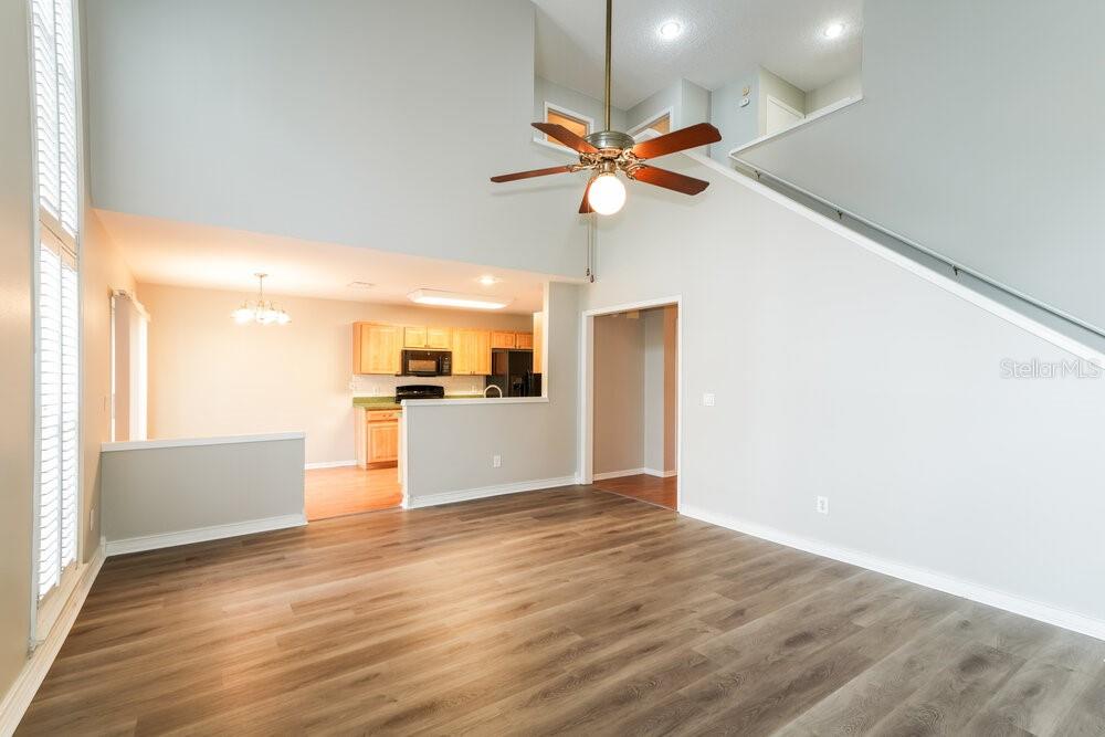 17703 PARKWAY GREEN LANE, TAMPA, FL — photo 5 of 17