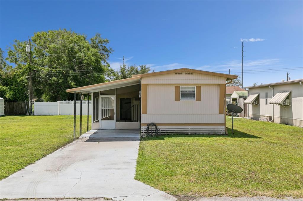 841 ROBINSON COURT