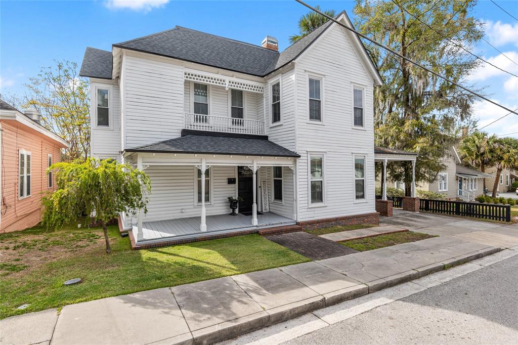 30 SE WENONA AVENUE