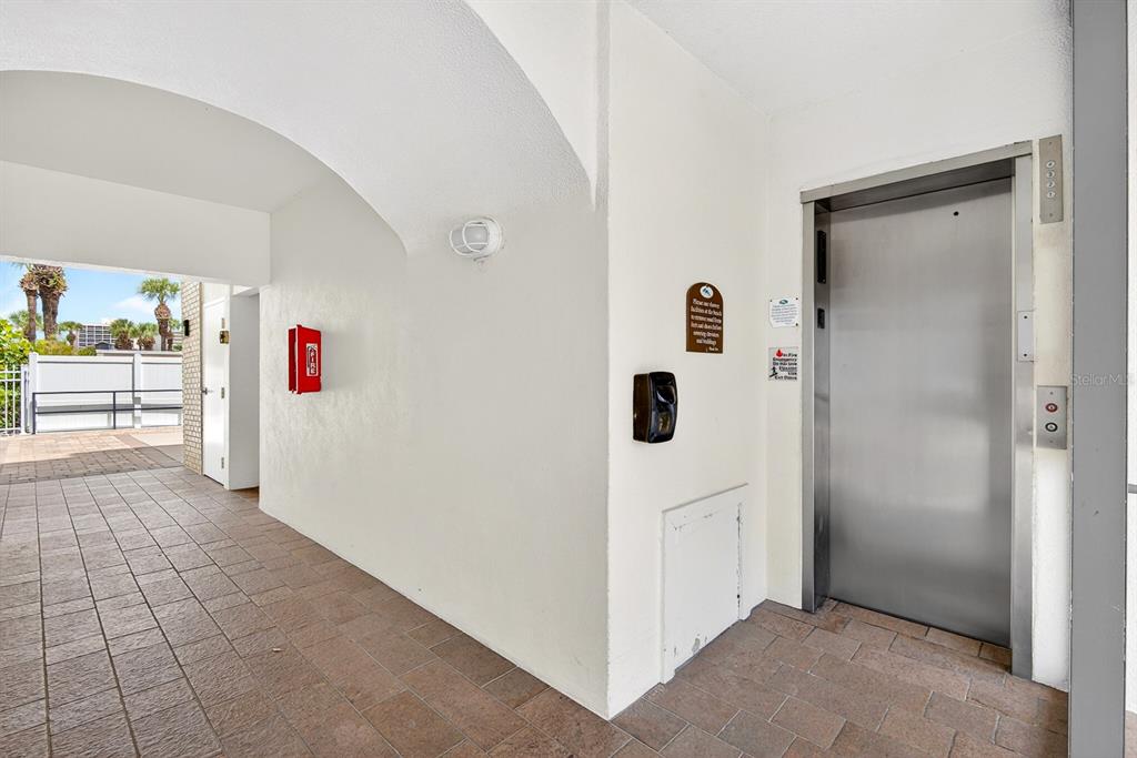 6144 MIDNIGHT PASS ROAD UNIT 4N, SARASOTA, FL — photo 4 of 30