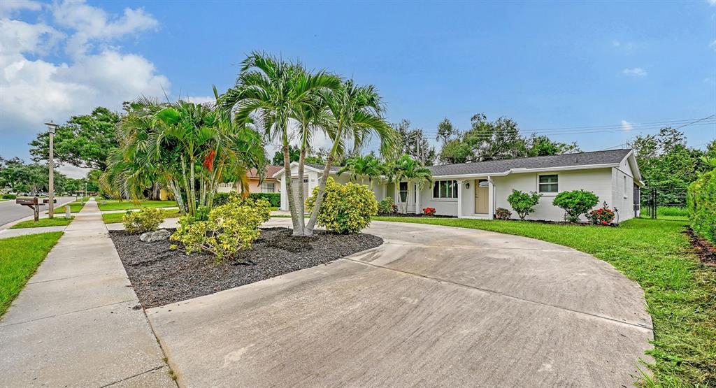 2610 REGATTA DRIVE, SARASOTA, FL — photo 5 of 30