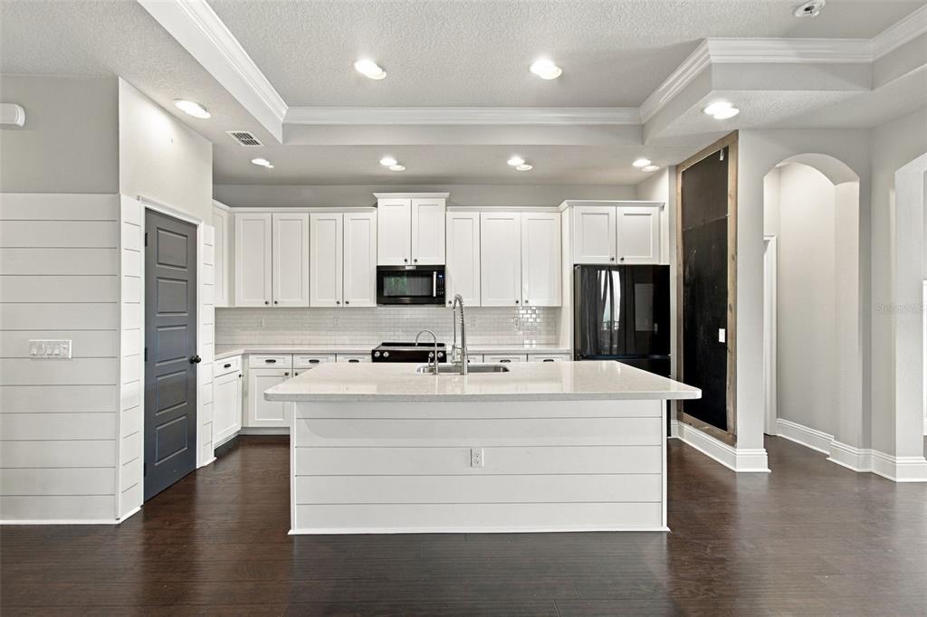 6805 PARK STRAND DRIVE, APOLLO BEACH, FL — photo 4 of 30