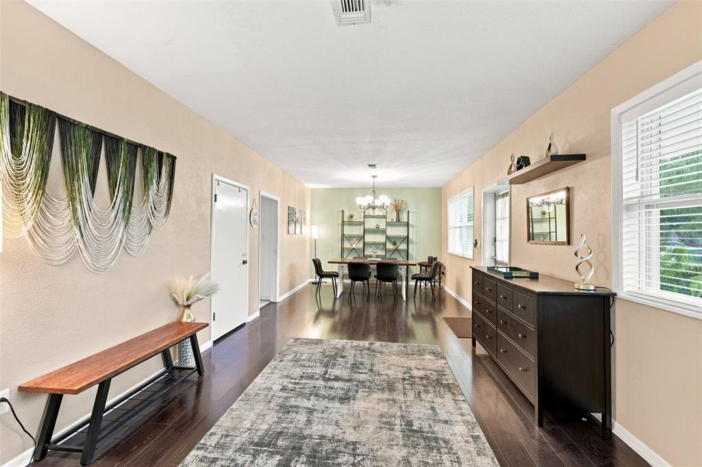 8911 N HIGHLAND AVENUE, TAMPA, FL — photo 2 of 30