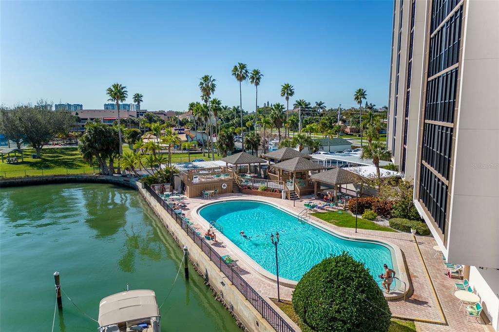 10355 PARADISE BOULEVARD UNIT 102, TREASURE ISLAND, FL — photo 4 of 20