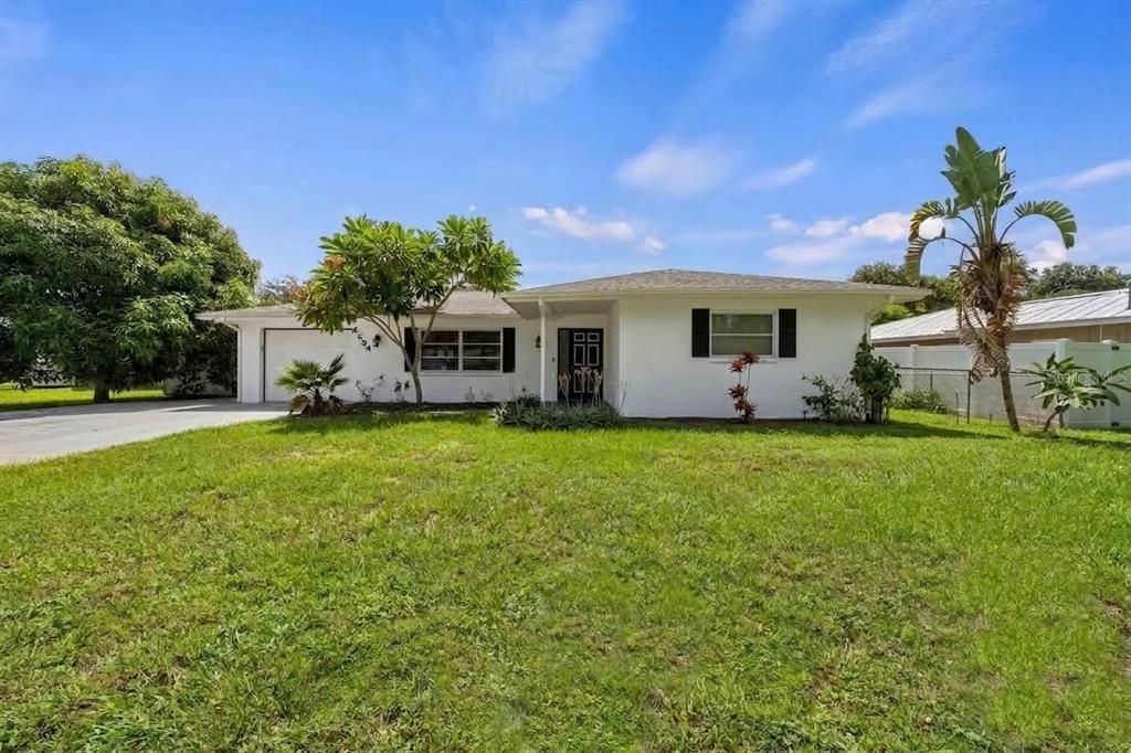 4594 PARNELL DRIVE, SARASOTA, FL — photo 2 of 30