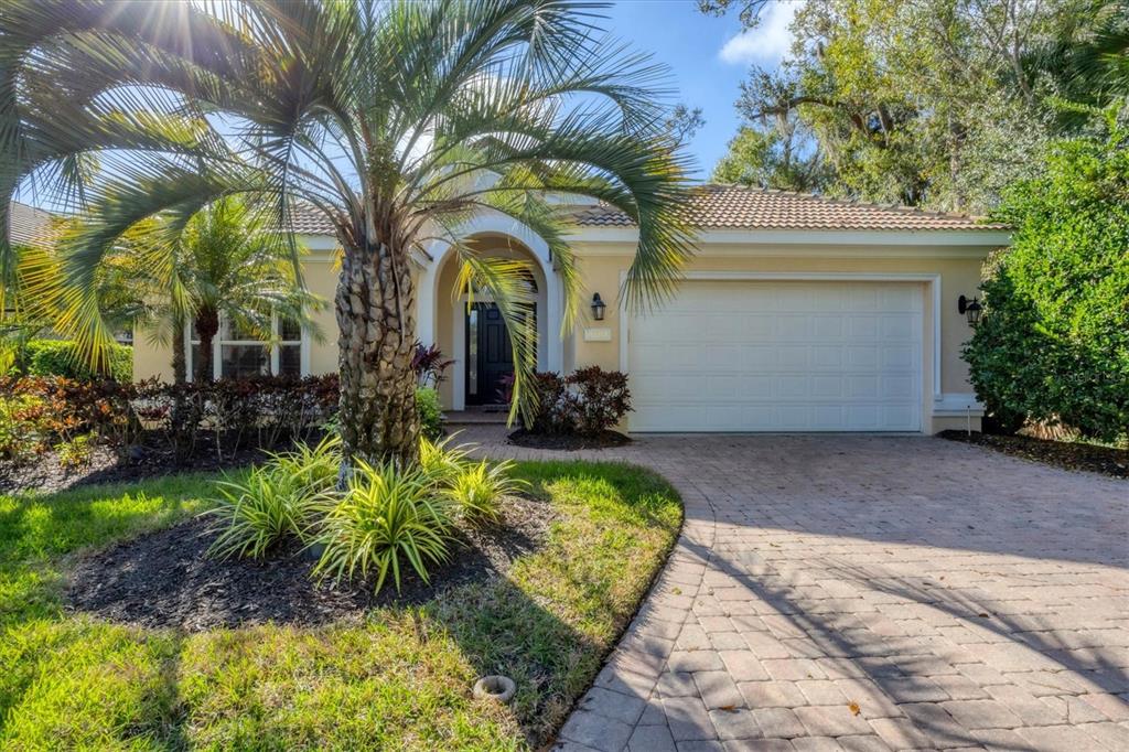 8404 ABINGDON COURT