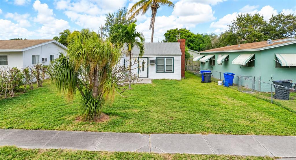 2607 ADAMS STREET, HOLLYWOOD, FL — photo 2 of 18