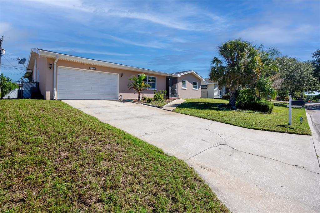 3747 SHADY BLUFFS DRIVE, LARGO, FL — photo 4 of 30