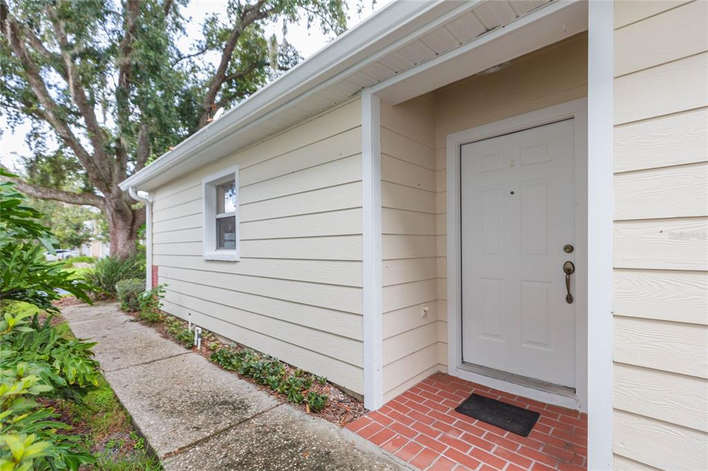 5161 STERLING MANOR DRIVE, TAMPA, FL — photo 4 of 30