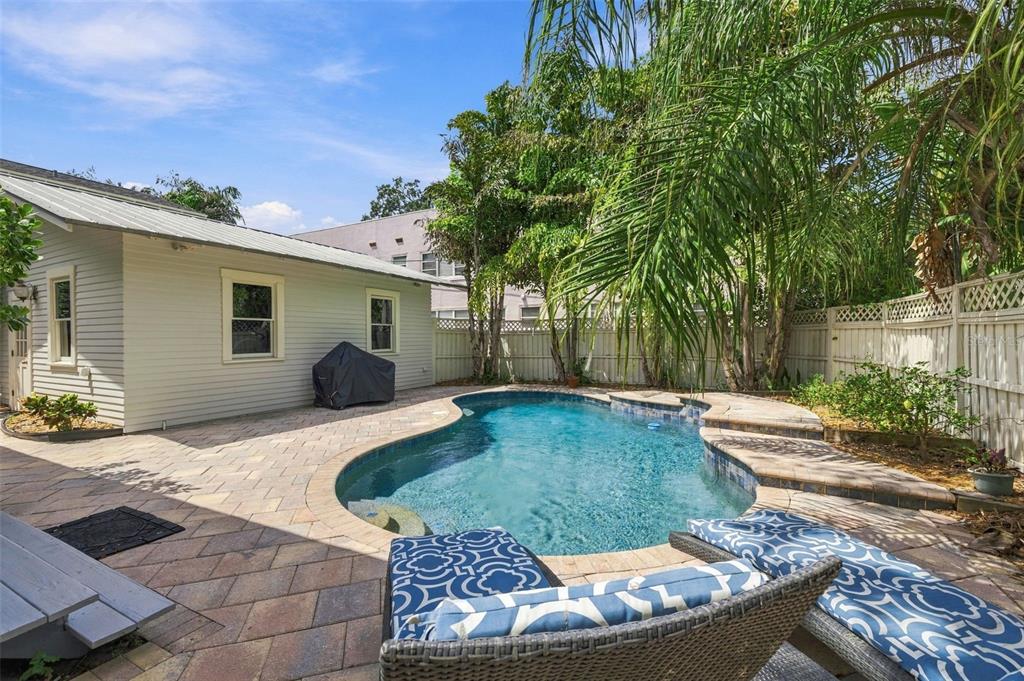 1801 W HILLS AVENUE, TAMPA, FL — photo 2 of 30