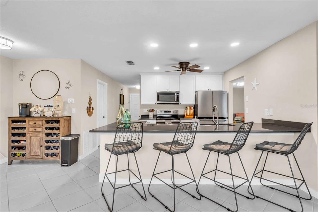 8402 14TH AVENUE NW, BRADENTON, FL — photo 5 of 30
