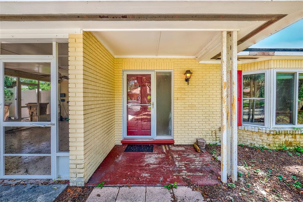 303 SAINT AUGUSTINE AVENUE, TEMPLE TERRACE, FL — photo 4 of 30