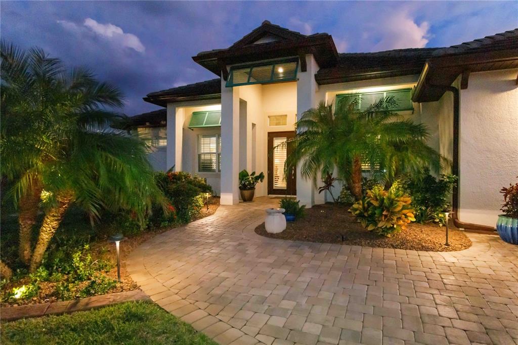 15762 VISCOUNT CIRCLE
