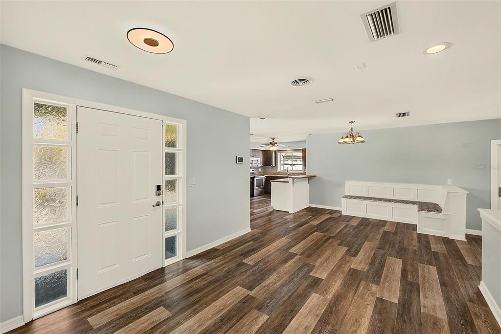 809 JACARANDA DRIVE, LARGO, FL — photo 4 of 30