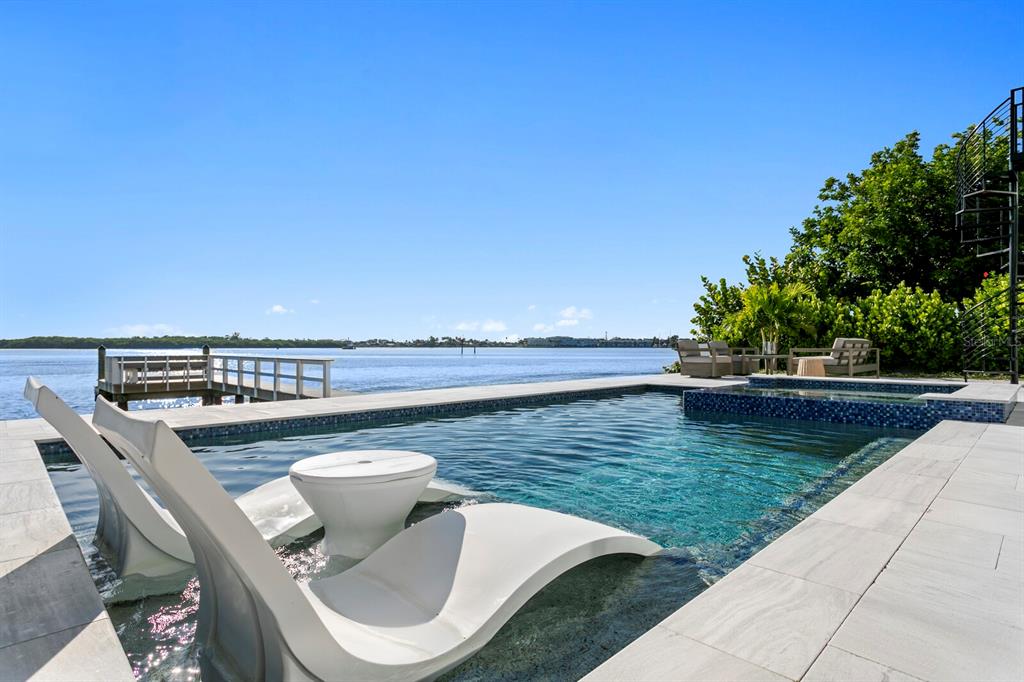 445 129TH AVENUE E, MADEIRA BEACH, FL — photo 4 of 30