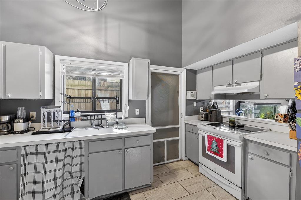 5601 ASHLEY OAKS DRIVE UNIT 6, TAMPA, FL — photo 4 of 30