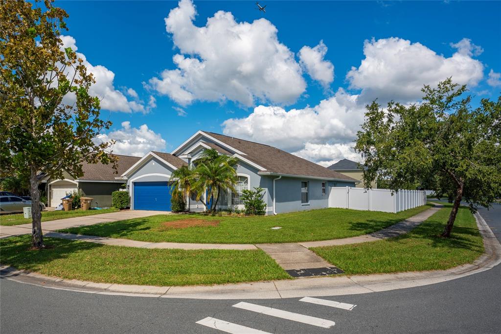 4106 LONGWORTH LOOP, KISSIMMEE, FL — photo 2 of 35