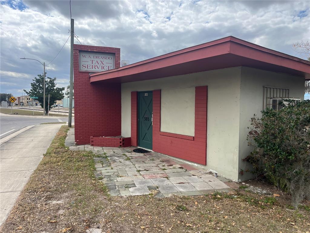 303 SCENIC HIGHWAY N