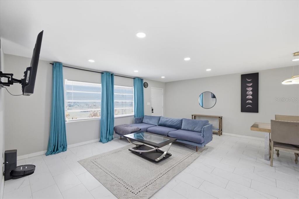 1860 ALBERTA DRIVE, CLEARWATER, FL — photo 5 of 29