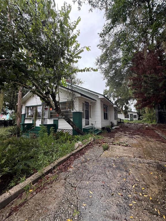 335 W WISCONSIN AVENUE, DELAND, FL — photo 2 of 12