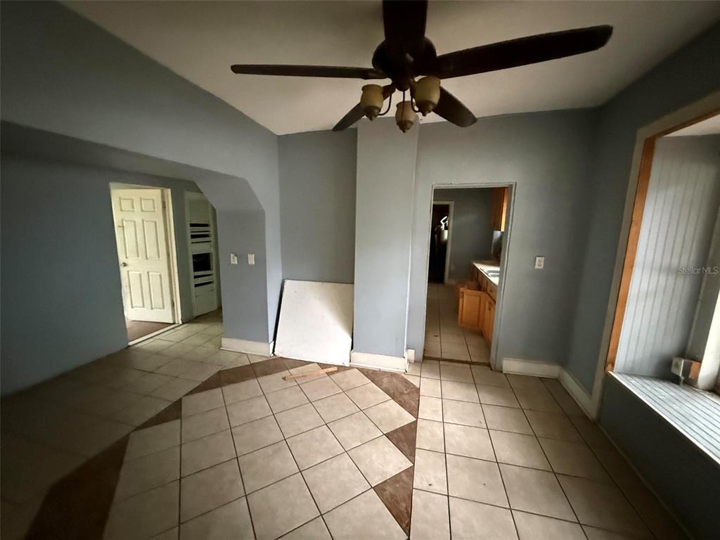 335 W WISCONSIN AVENUE, DELAND, FL — photo 4 of 12