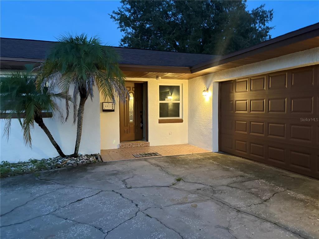 10647 REGENCY COURT, ORLANDO, FL — photo 3 of 30
